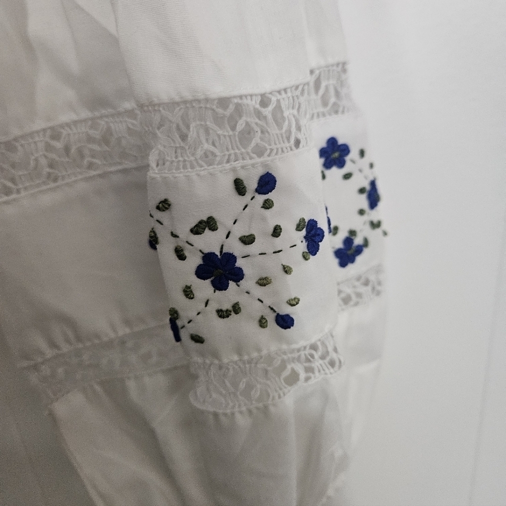 Mi Golondrina Hand-embroidered Blouse - Picture 7 of 9